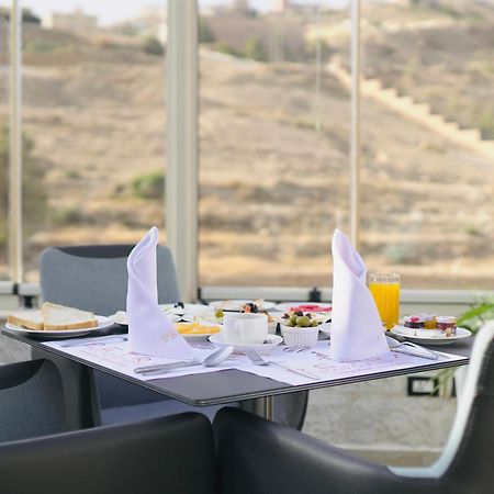Petra Boutique Hotel Wadi Musa Bagian luar foto