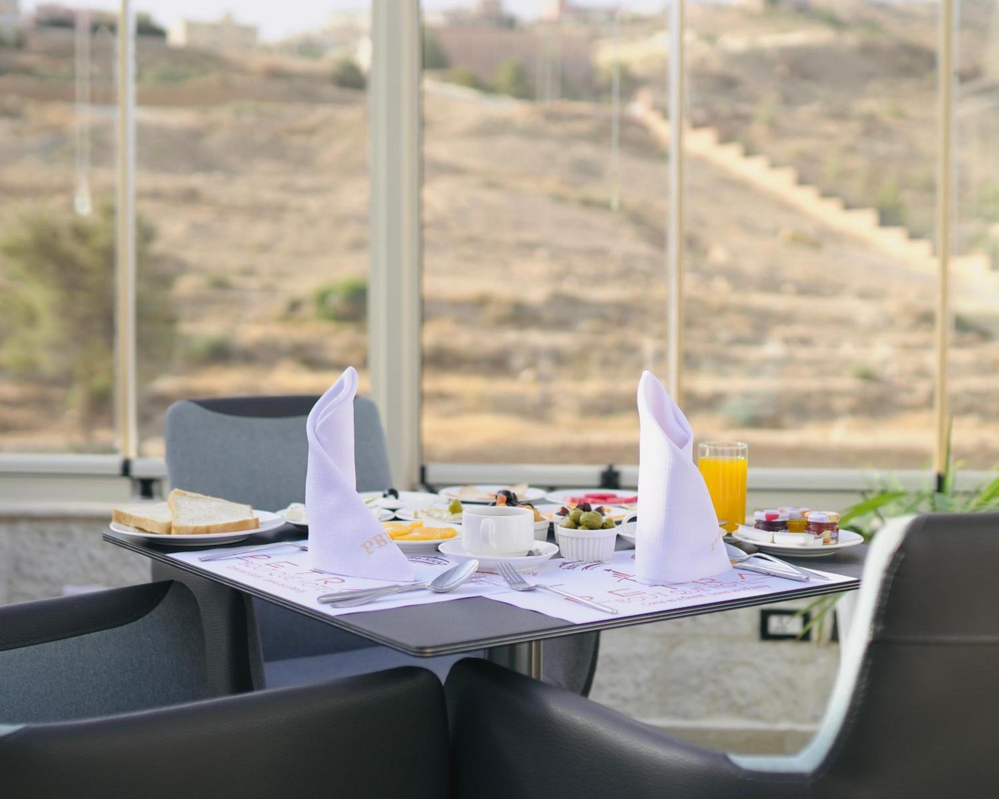 Petra Boutique Hotel Wadi Musa Bagian luar foto